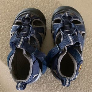Kids blue Keens Size 8